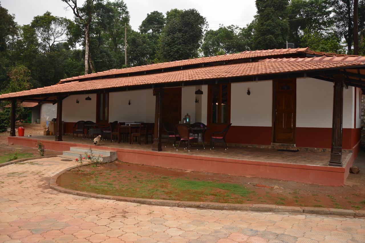 The Kaduhithlu Hotell Sakleshpur Exteriör bild