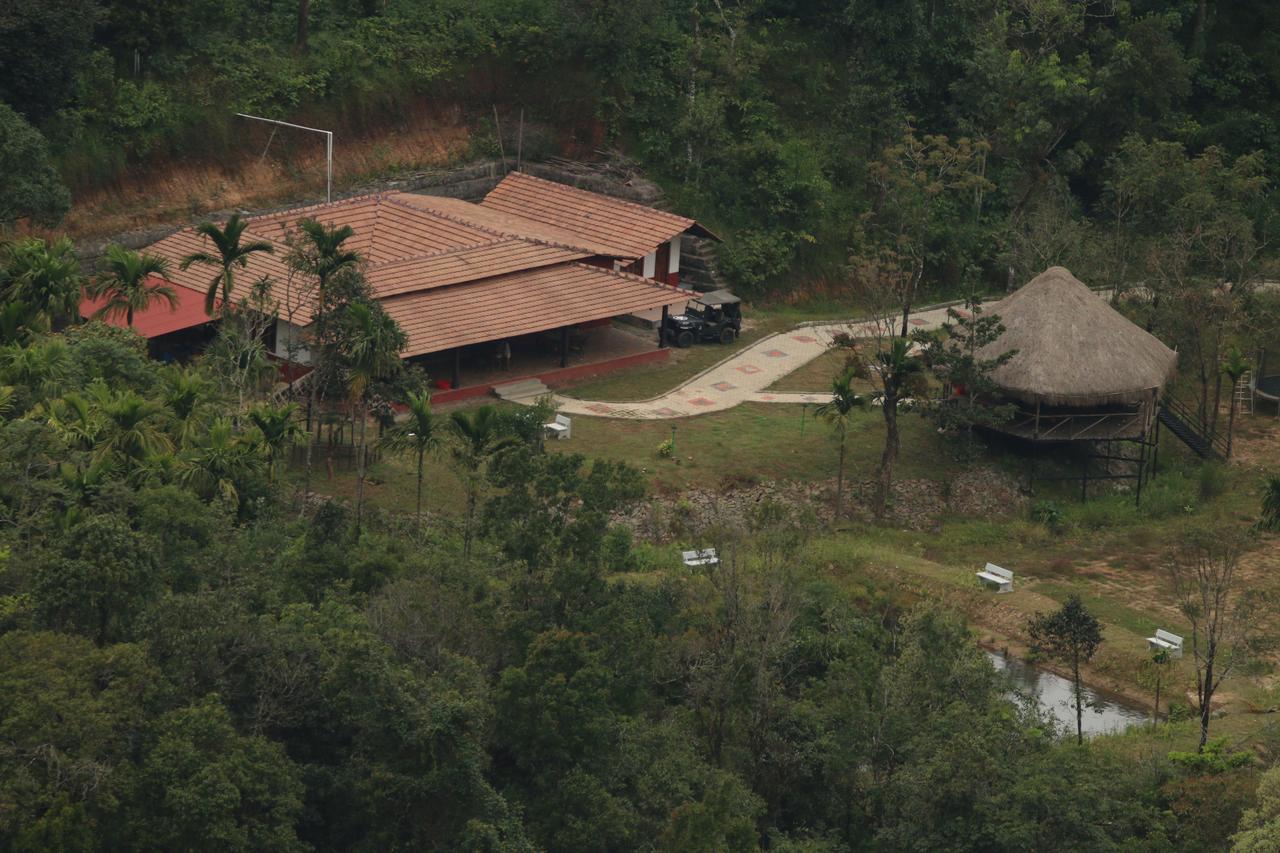 The Kaduhithlu Hotell Sakleshpur Exteriör bild